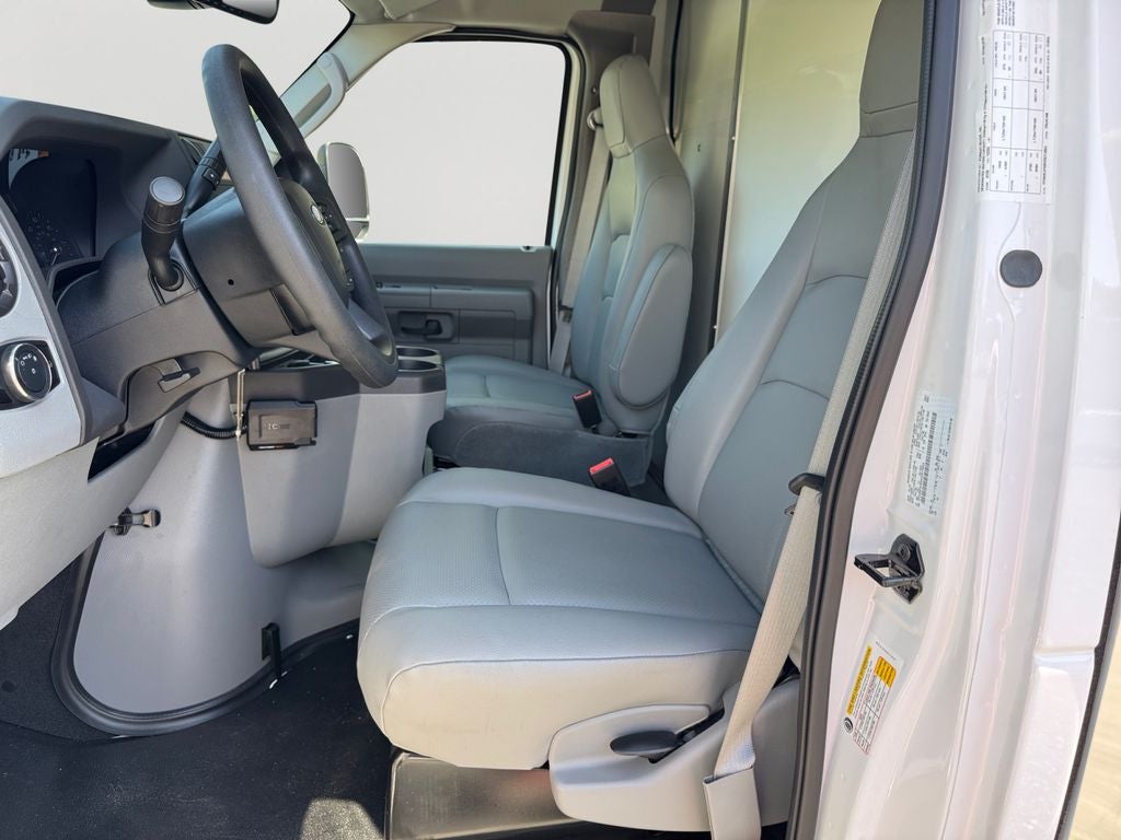 2027 Ford E-350SD Base Cutaway