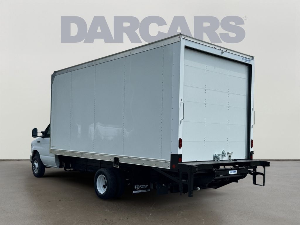 2027 Ford E-450 17 Ft ROCKPORT Box Truck W/ Tuckaway lift gate