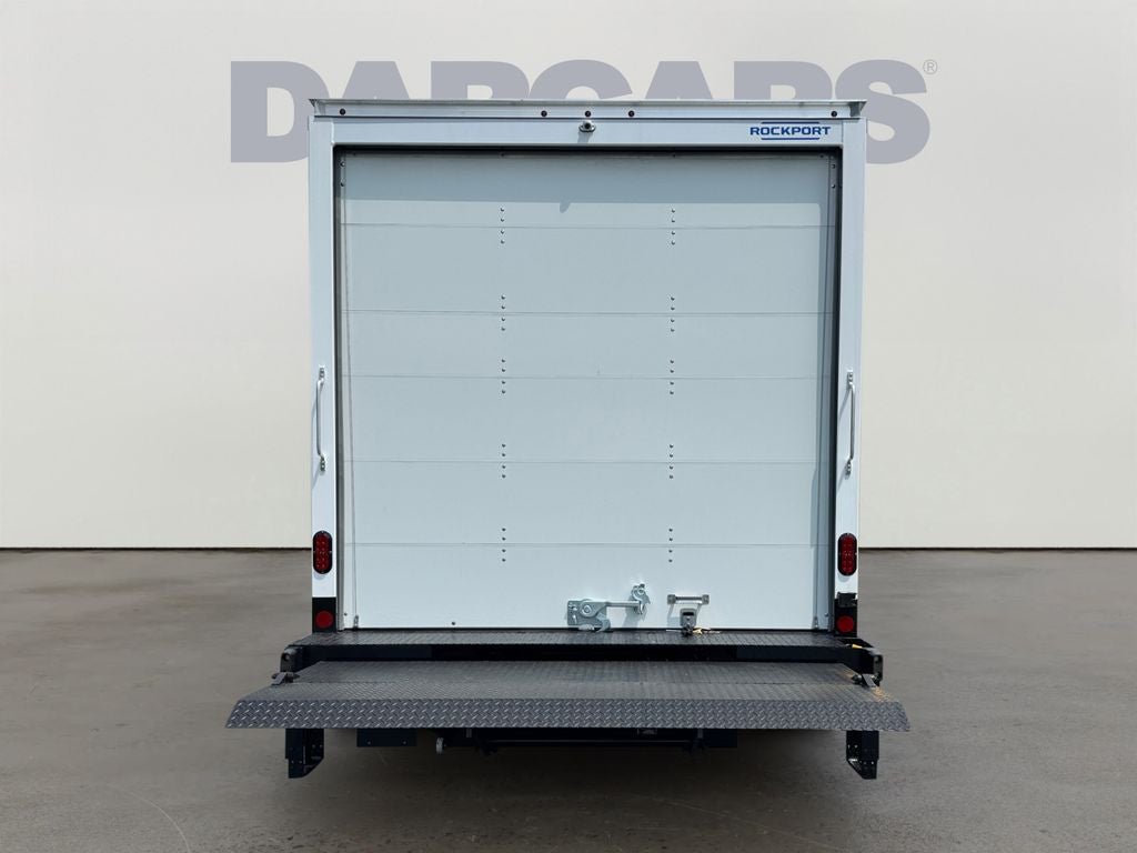2027 Ford E-450 17 Ft ROCKPORT Box Truck W/ Tuckaway lift gate
