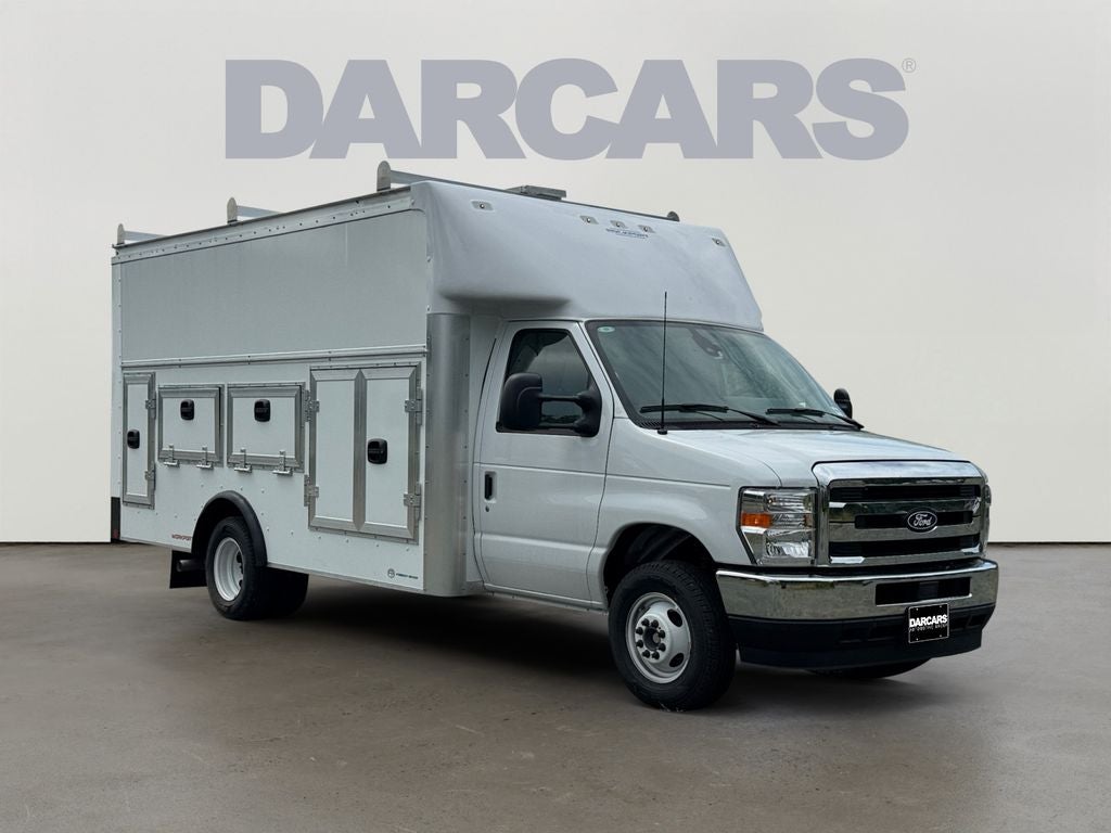 2027 Ford E-450SD Base