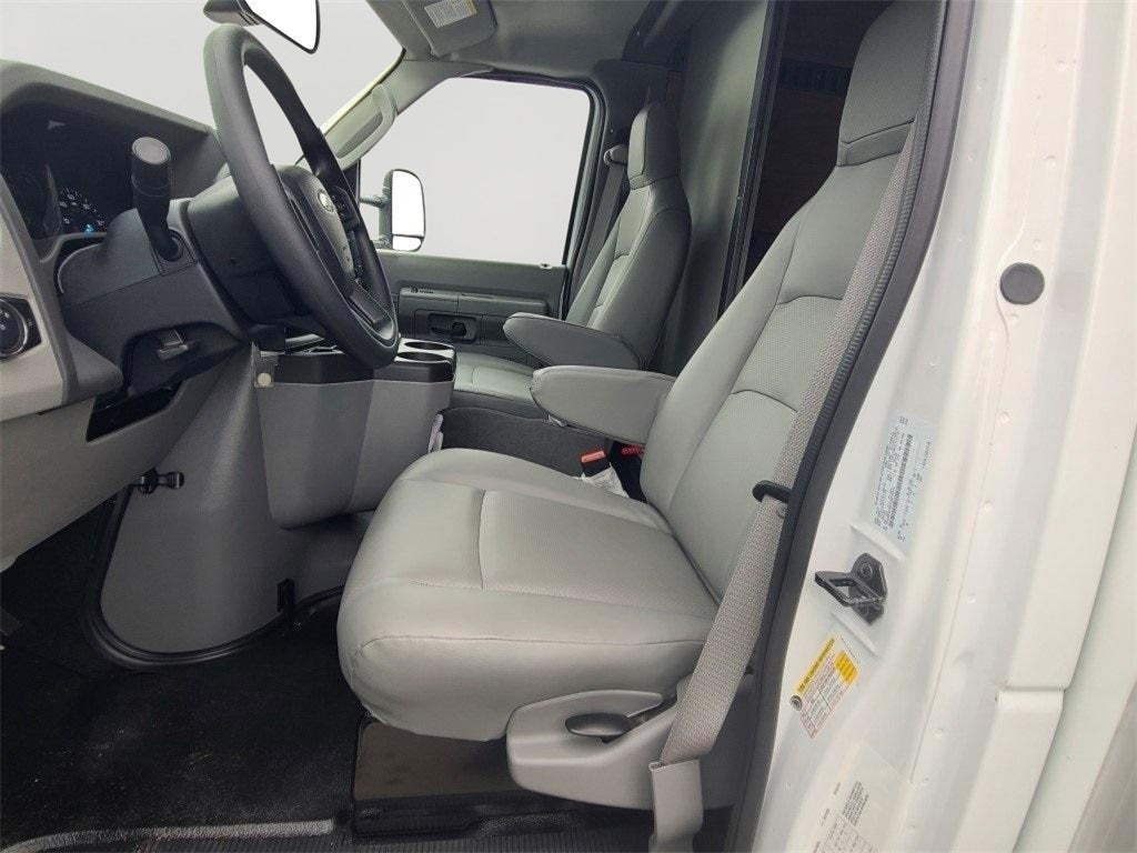 2026 Ford E-450 12ft ROCKPORT WORKPORT Walk In Utility Van