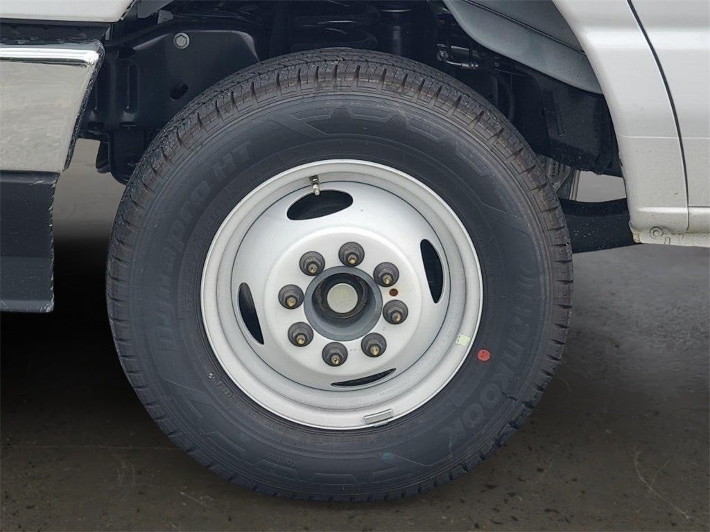 2026 Ford E-450 12ft ROCKPORT WORKPORT Walk In Utility Van