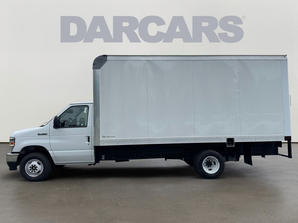 2027 Ford E-450SD Base