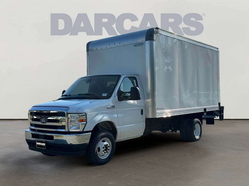 2027 Ford E-450SD Base