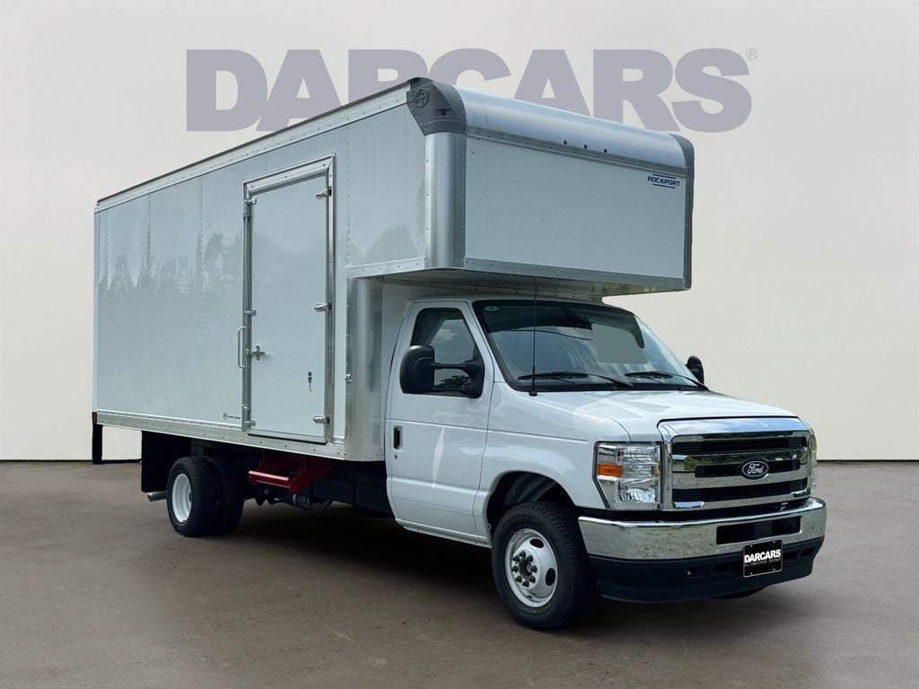 2027 Ford E-450SD Base