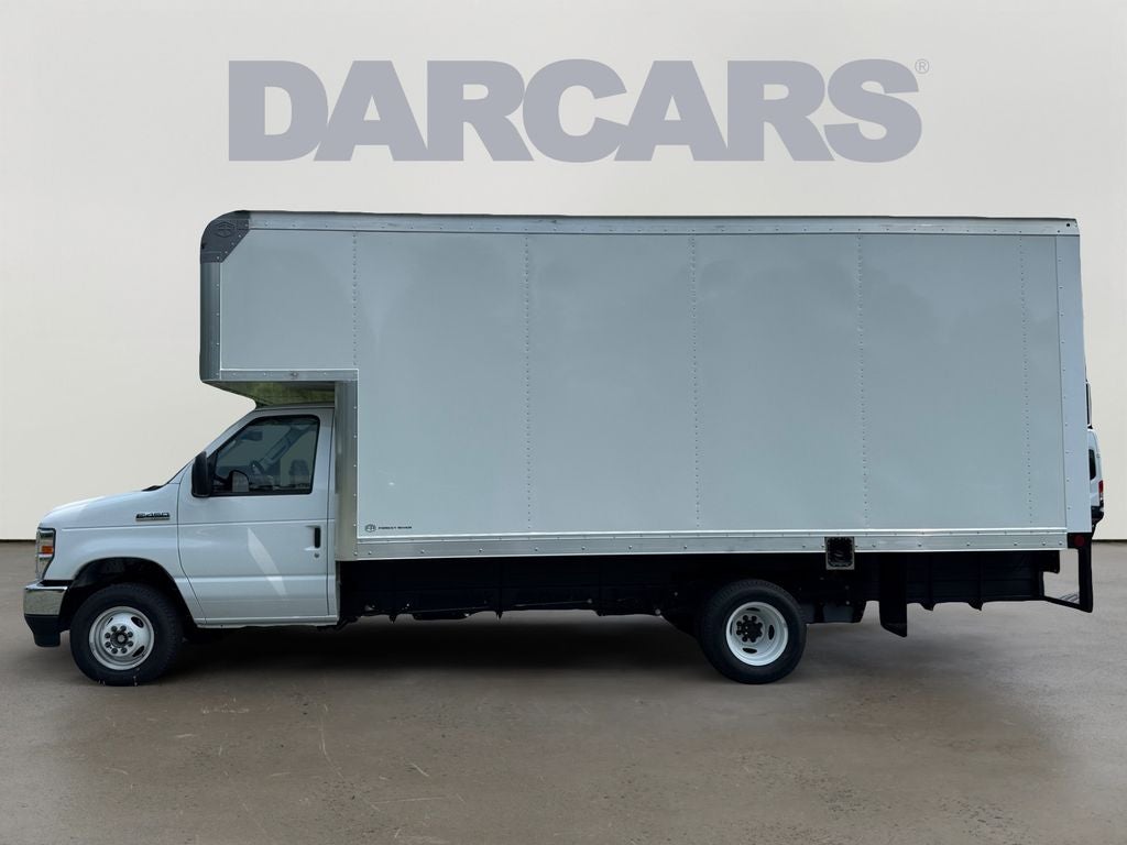 2027 Ford E-450SD Base