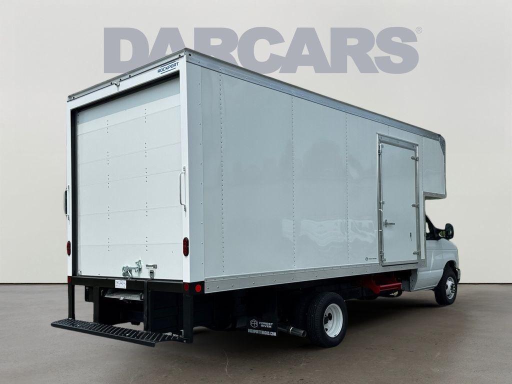 2027 Ford E-450SD Base