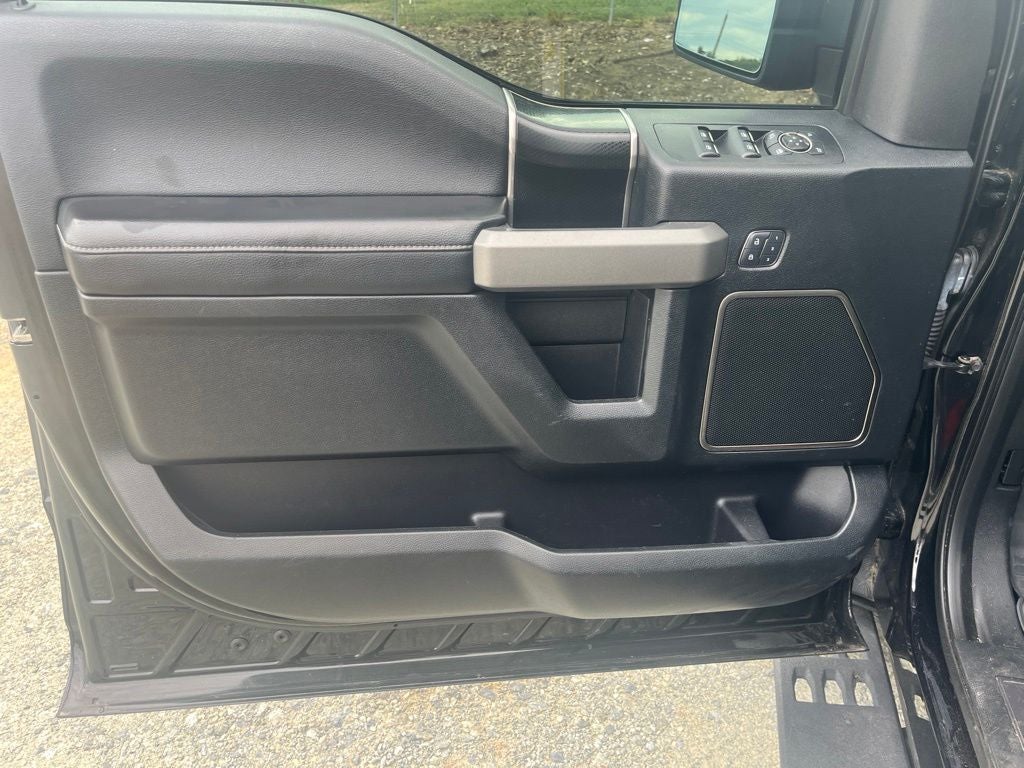 2017 Ford F-150 Raptor (Moonroof)