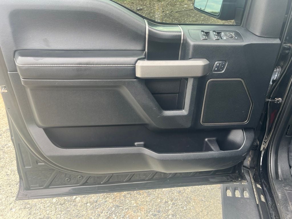 2017 Ford F-150 Raptor (Moonroof)