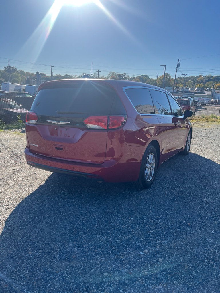 2026 Chrysler Voyager LX
