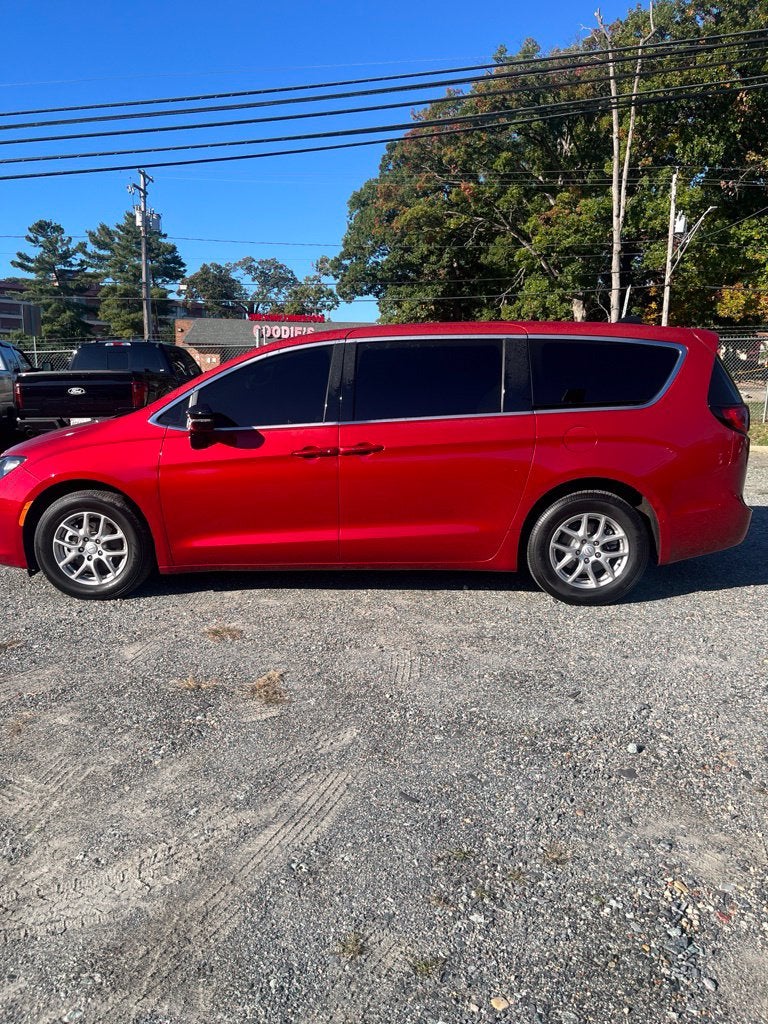 2026 Chrysler Voyager LX