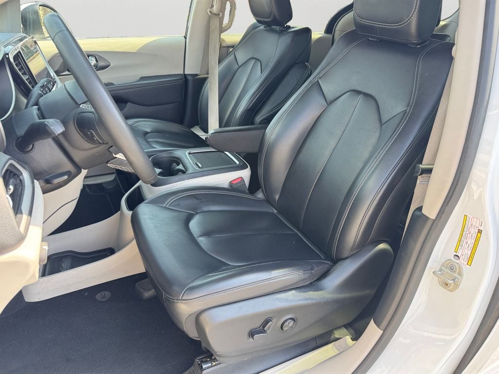 2023 Chrysler Pacifica Hybrid Touring L