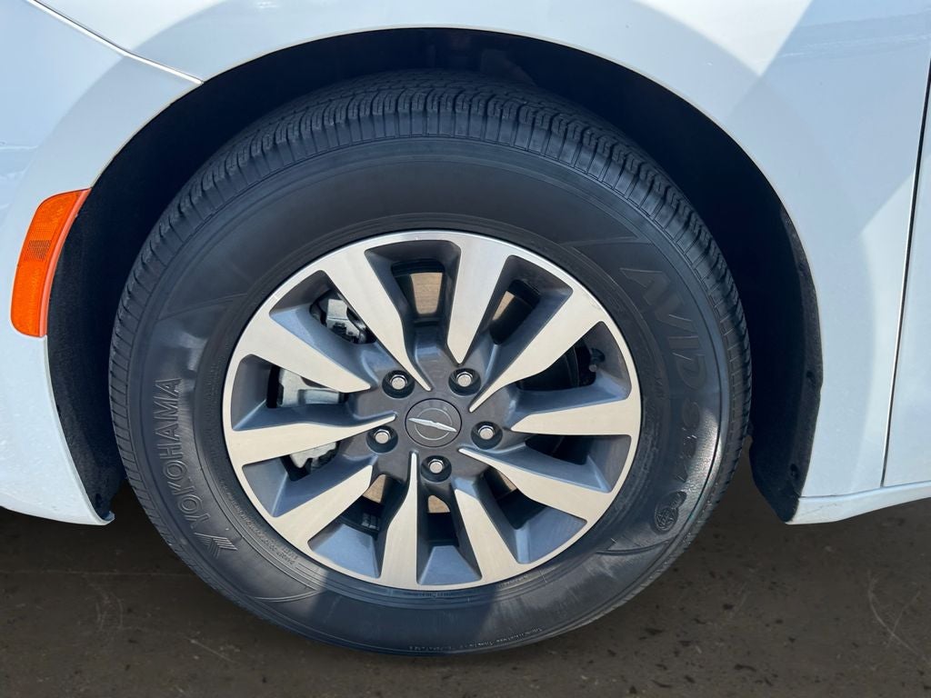 2023 Chrysler Pacifica Hybrid Touring L