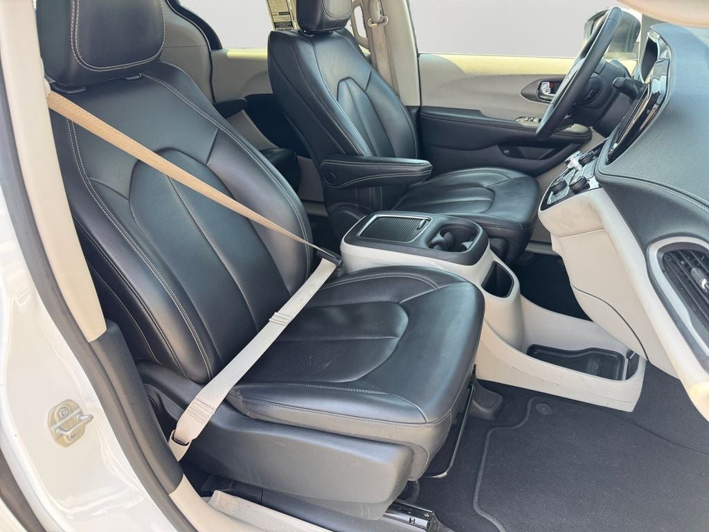 2023 Chrysler Pacifica Hybrid Touring L
