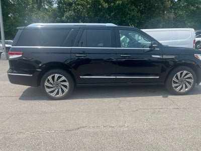 2023 Lincoln Navigator L Reserve