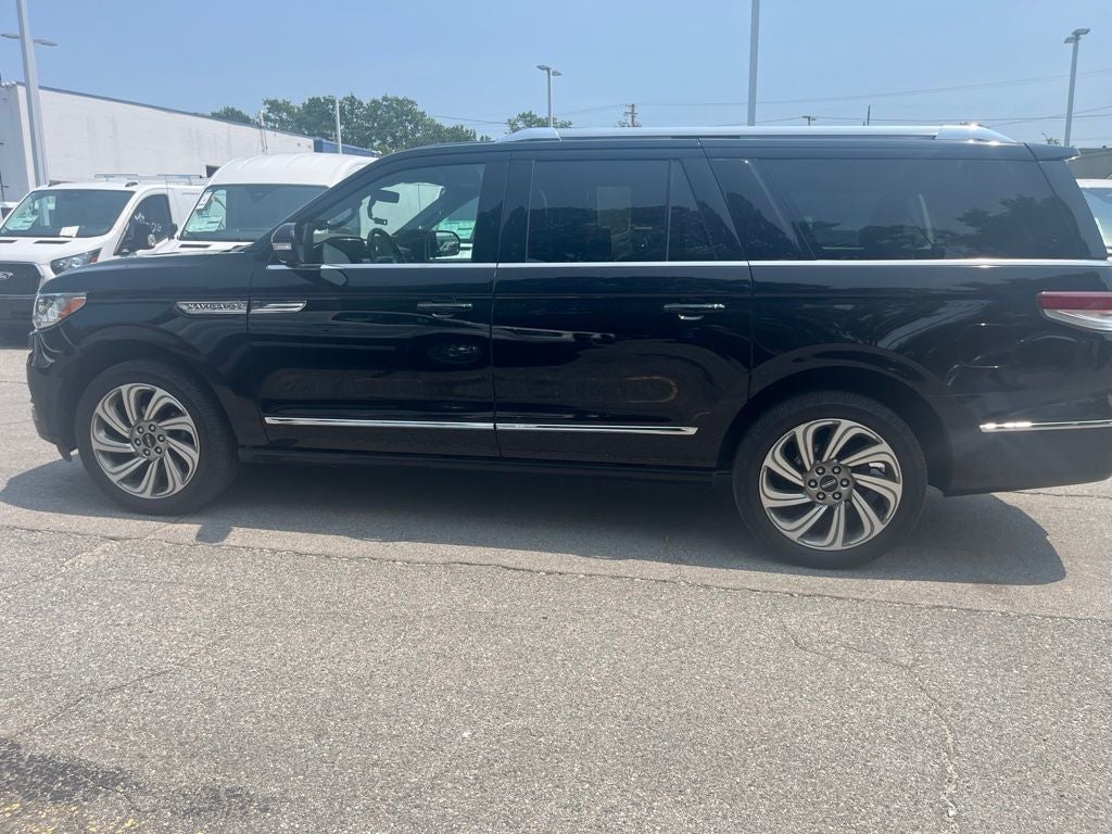 2023 Lincoln Navigator L Reserve