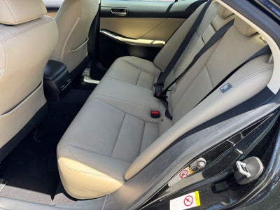 2018 Lexus IS 300 300